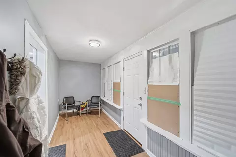 Entry Way - 105 E Knox St, Morrison, IL 61270 photo 3 of 3
