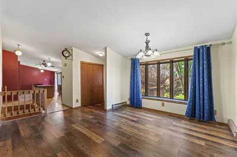 Living - 1005 Autumn Ct, Davis, IL 61019 photo 1 of 7