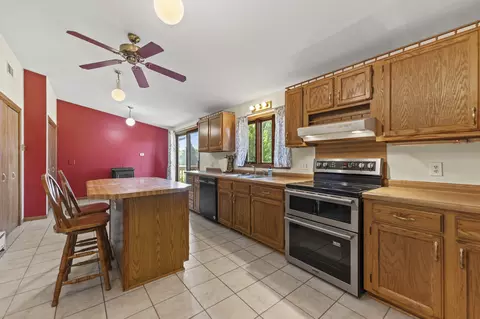 Kitchen - 1005 Autumn Ct, Davis, IL 61019 photo 1 of 6