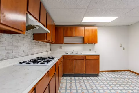 Kitchen - 1005 Autumn Ct, Davis, IL 61019 photo 6 of 6