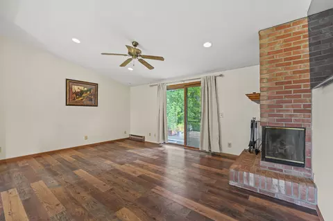 Living - 1005 Autumn Ct, Davis, IL 61019 photo 3 of 7
