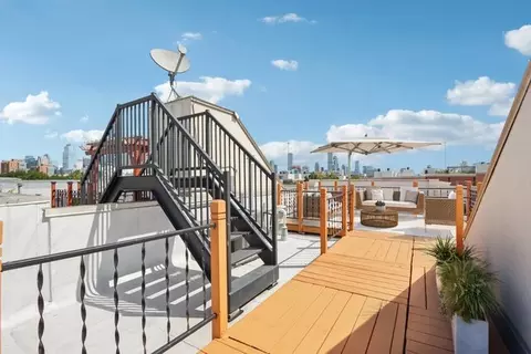 Exterior - 1512 S Halsted St, Chicago, IL 60607 photo 2 of 4