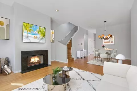 Living - 1512 S Halsted St, Chicago, IL 60607 photo 3 of 7