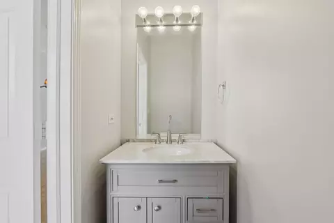 Bath - 1512 S Halsted St, Chicago, IL 60607 photo 1 of 4