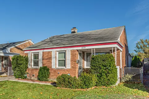 8239 N New England Ave, Niles, IL 60714