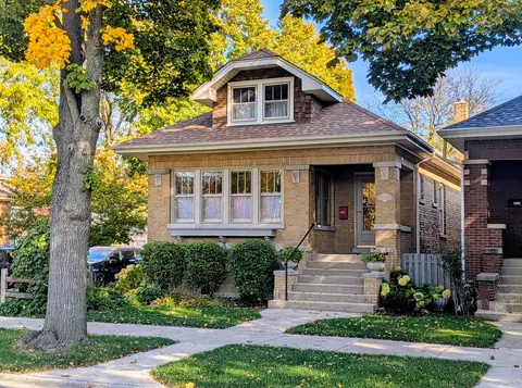4957 N Lowell Ave, Chicago, IL 60630