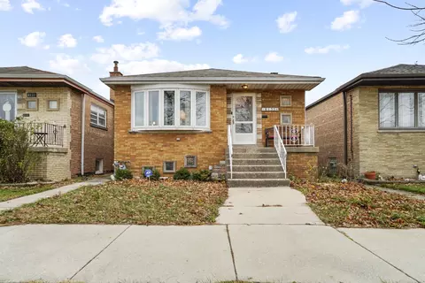6135 W 63rd Pl, Chicago, IL 60638
