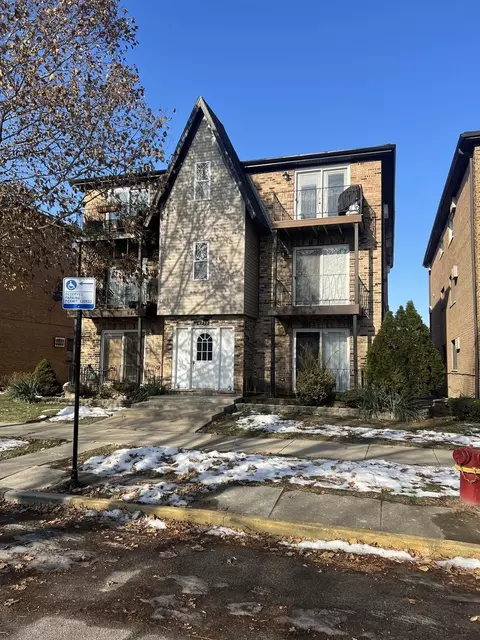 6732 W 64th Pl #2E, Chicago, IL 60638