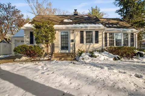 1326 Elm St, Saint Charles, IL 60174