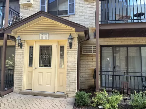 5139 N East River Rd #170B, Chicago, IL 60656