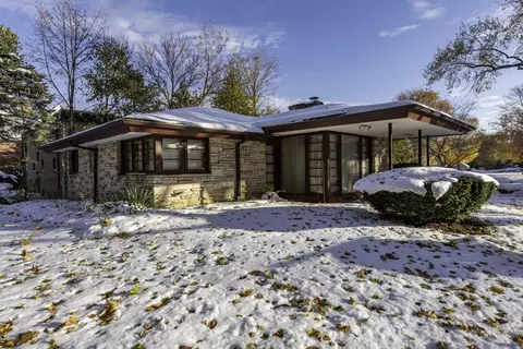 1118 Shiloh Blvd, Zion, IL 60099