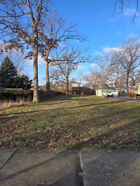 11156 S Worth Ave, Worth, IL 60482