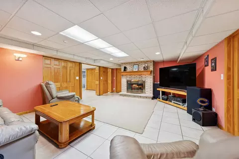 Living - 7216 S Octavia Ave, Bridgeview, IL 60455 photo 4 of 4