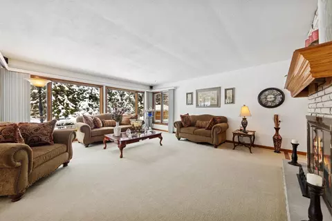 Living - 7216 S Octavia Ave, Bridgeview, IL 60455 photo 1 of 4