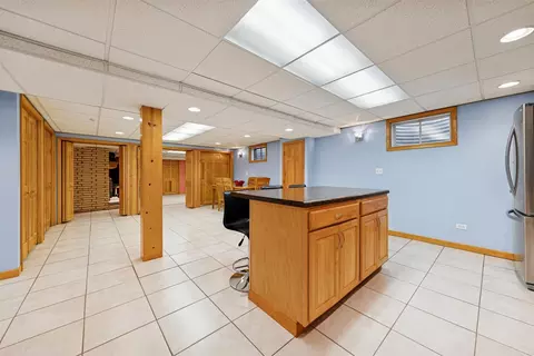 Kitchen - 7216 S Octavia Ave, Bridgeview, IL 60455 photo 6 of 7