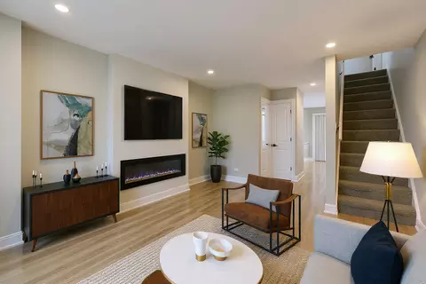 Living - 1104 W 87th St #B, Chicago, IL 60620 photo 1 of 3