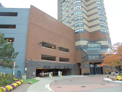 3660 N Lake Shore Dr #1107, Chicago, IL 60613
