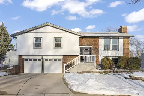 1122 Patricia Ct, Schaumburg, IL 60193