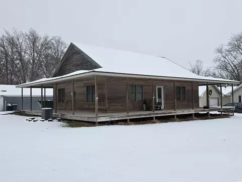 111 E Chestnut, Mount Sterling, IL 62353 photo 2