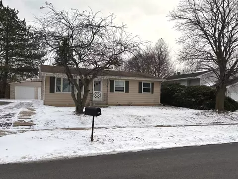 1912 Sheila St, Woodstock, IL 60098