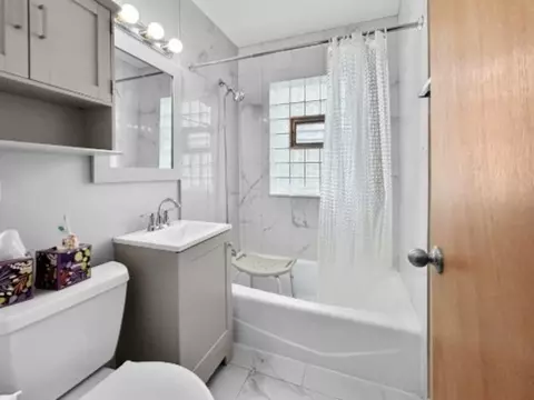 Bath - 2247 S 21st Ave, Broadview, IL 60155 photo 1 of 2