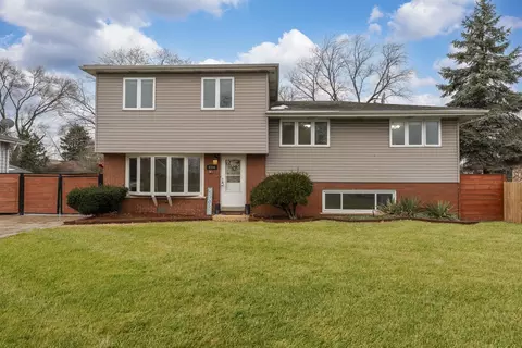 8306 S 82nd Ave, Justice, IL 60458