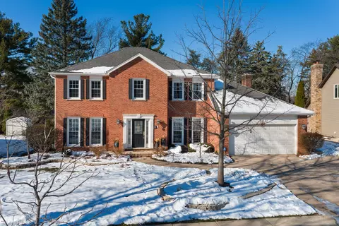 1137 Kenilworth Cir, Naperville, IL 60540