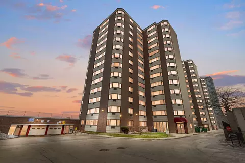 7337 S South Shore Dr #326, Chicago, IL 60649