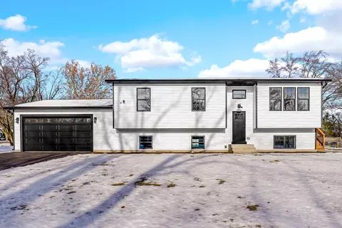 17830 W Winnebago Dr, Grayslake, IL 60030