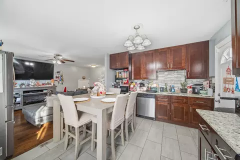 Kitchen - 16207 Justine St, Markham, IL 60428 photo 2 of 2