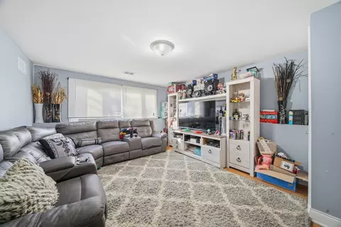 Living - 16207 Justine St, Markham, IL 60428 photo 1 of 1