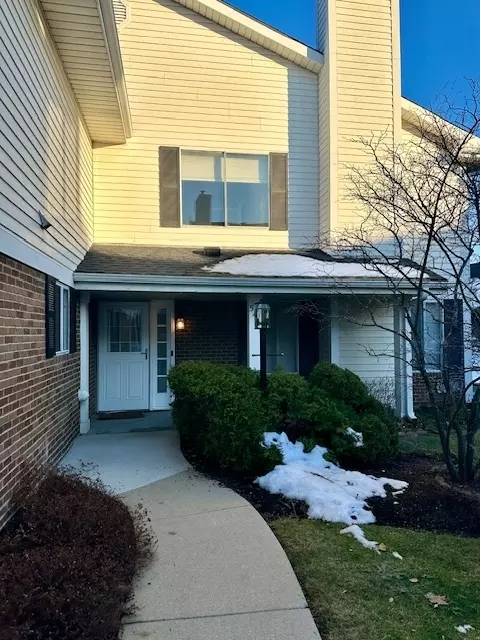 546 Willowcreek Ct #546, Clarendon Hills, IL 60514