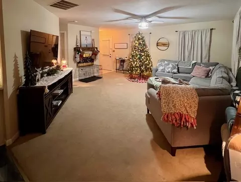 Living - 409 E Congress Ave, Rantoul, IL 61866 photo 2 of 3