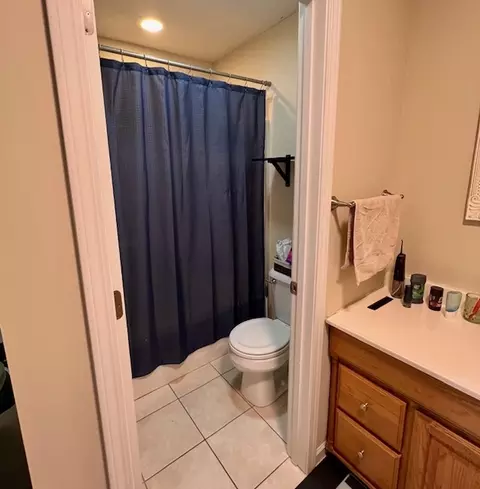 Bath - 409 E Congress Ave, Rantoul, IL 61866 photo 2 of 2