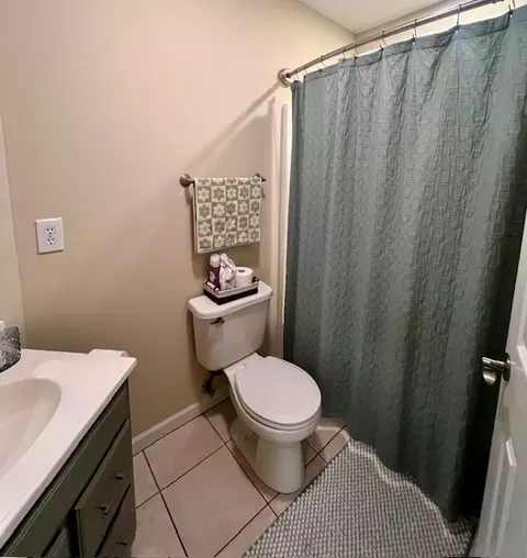 Bath - 409 E Congress Ave, Rantoul, IL 61866 photo 1 of 2