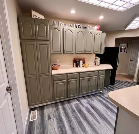 Kitchen - 409 E Congress Ave, Rantoul, IL 61866 photo 2 of 3