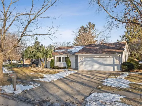 5226 Arbutus Rd, Rockford, IL 61107