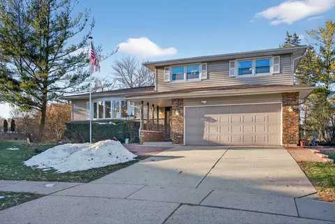 1790 Devonshire Ct, Elgin, IL 60123