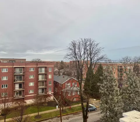 1325 Perry St #606, Des Plaines, IL 60016