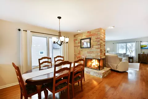 Dining - 4675 Olmstead Dr, Hoffman Estates, IL 60192 photo 1 of 3