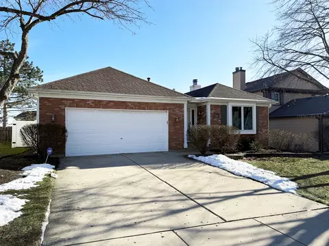 4675 Olmstead Dr, Hoffman Estates, IL 60192