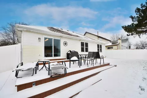 Exterior - 4675 Olmstead Dr, Hoffman Estates, IL 60192 photo 5 of 5