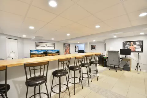 Other - 4675 Olmstead Dr, Hoffman Estates, IL 60192 photo 4 of 9