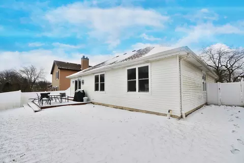 Exterior - 4675 Olmstead Dr, Hoffman Estates, IL 60192 photo 4 of 5