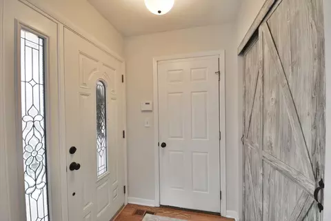 Entry Way - 4675 Olmstead Dr, Hoffman Estates, IL 60192 photo 1 of 1