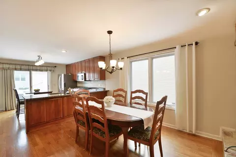 Dining - 4675 Olmstead Dr, Hoffman Estates, IL 60192 photo 3 of 3