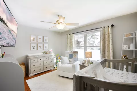 Bedroom - 4675 Olmstead Dr, Hoffman Estates, IL 60192 photo 4 of 6