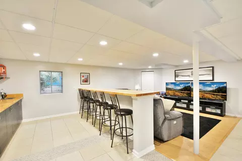 Other - 4675 Olmstead Dr, Hoffman Estates, IL 60192 photo 3 of 9
