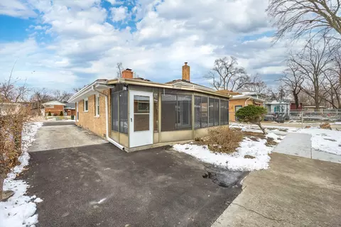 Exterior - 3107 173rd St, Hazel Crest, IL 60429 photo 3 of 5