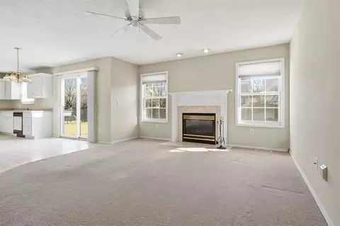 Living - 3 Timbergate Ct, Bloomington, IL 61704 photo 3 of 6